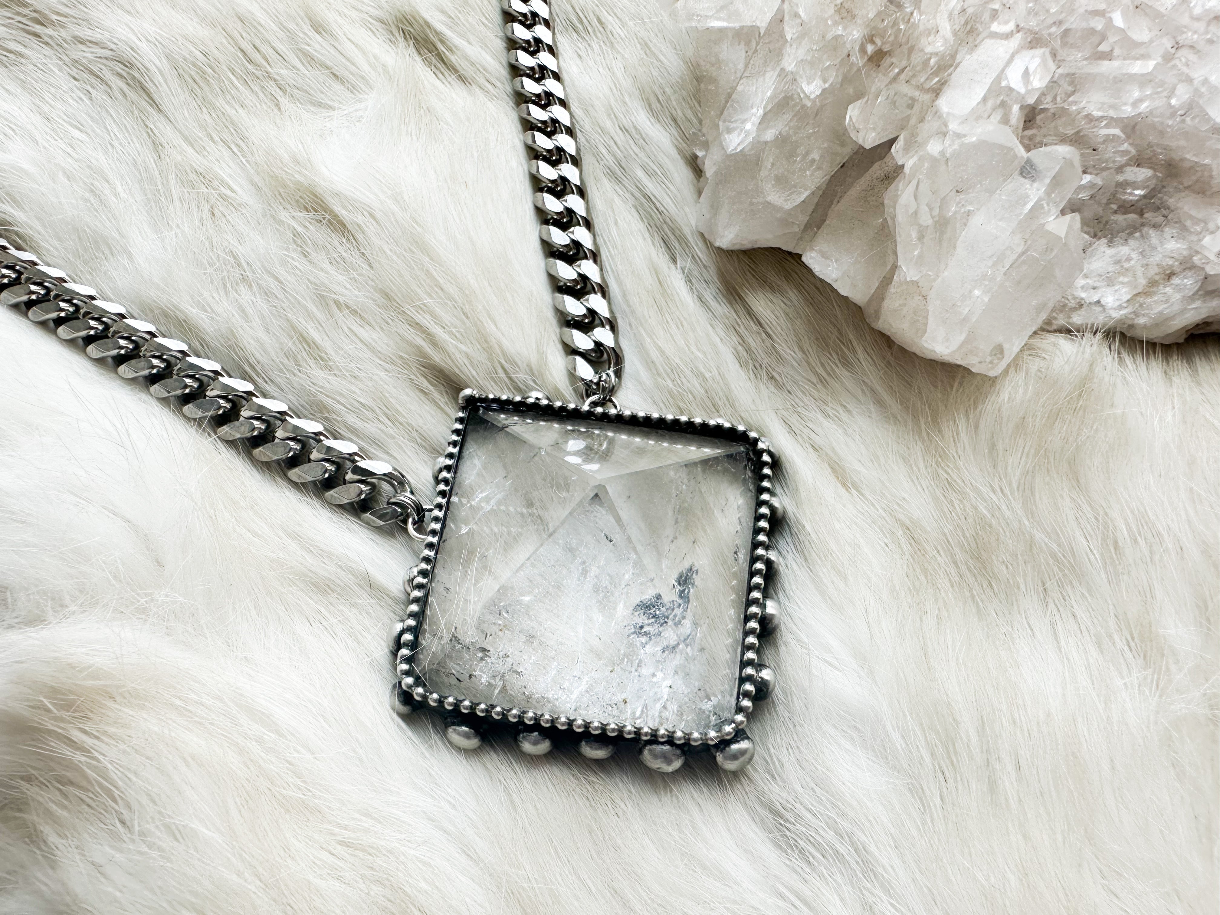 Queens Chamber power necklace