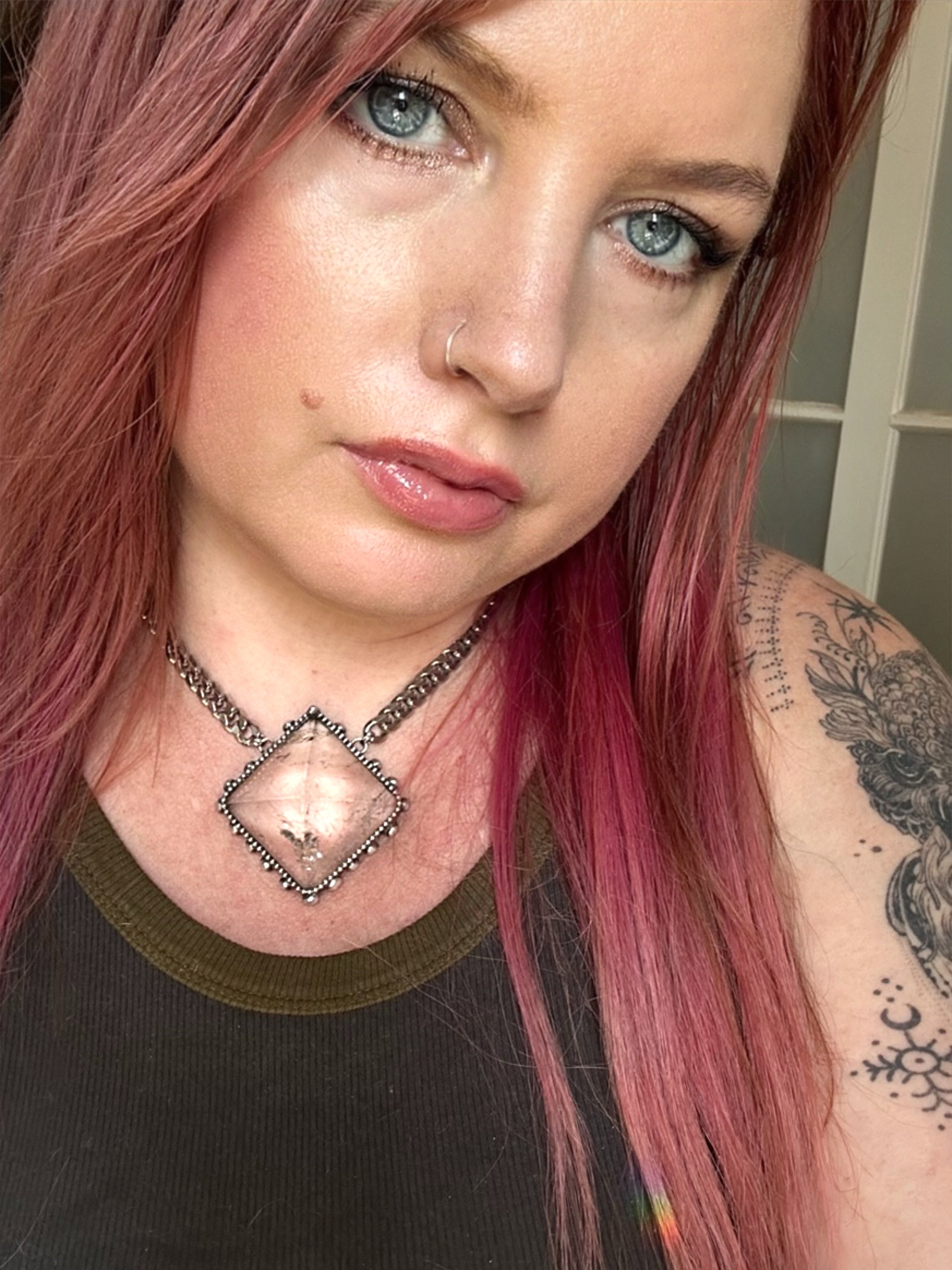 Queens Chamber power necklace