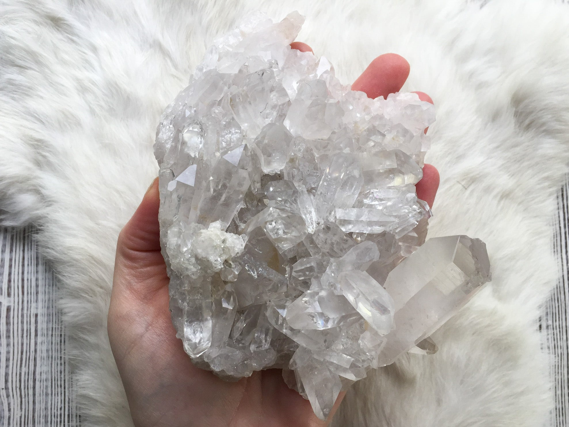 Large Quartz cluster