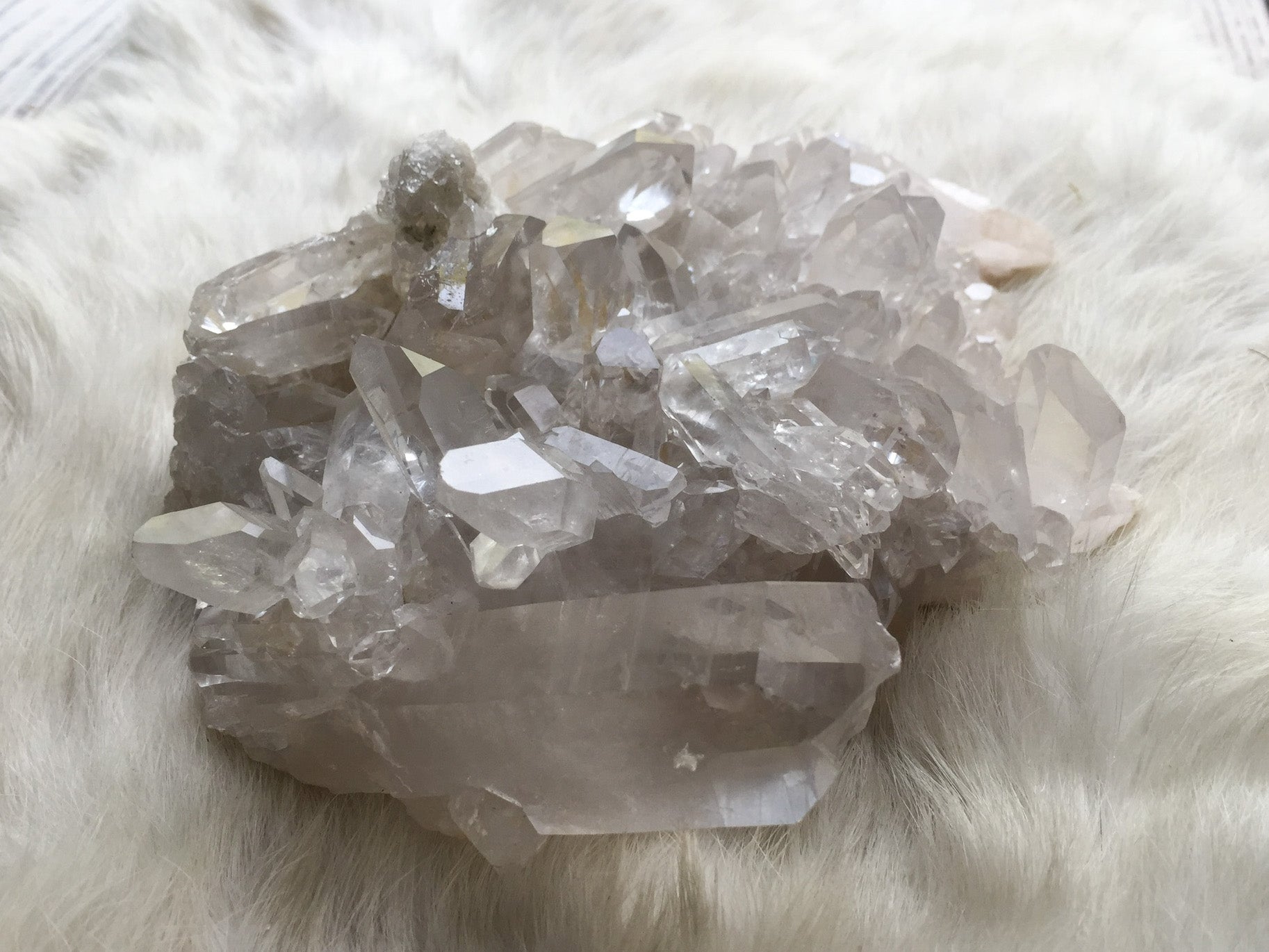 Large Quartz cluster