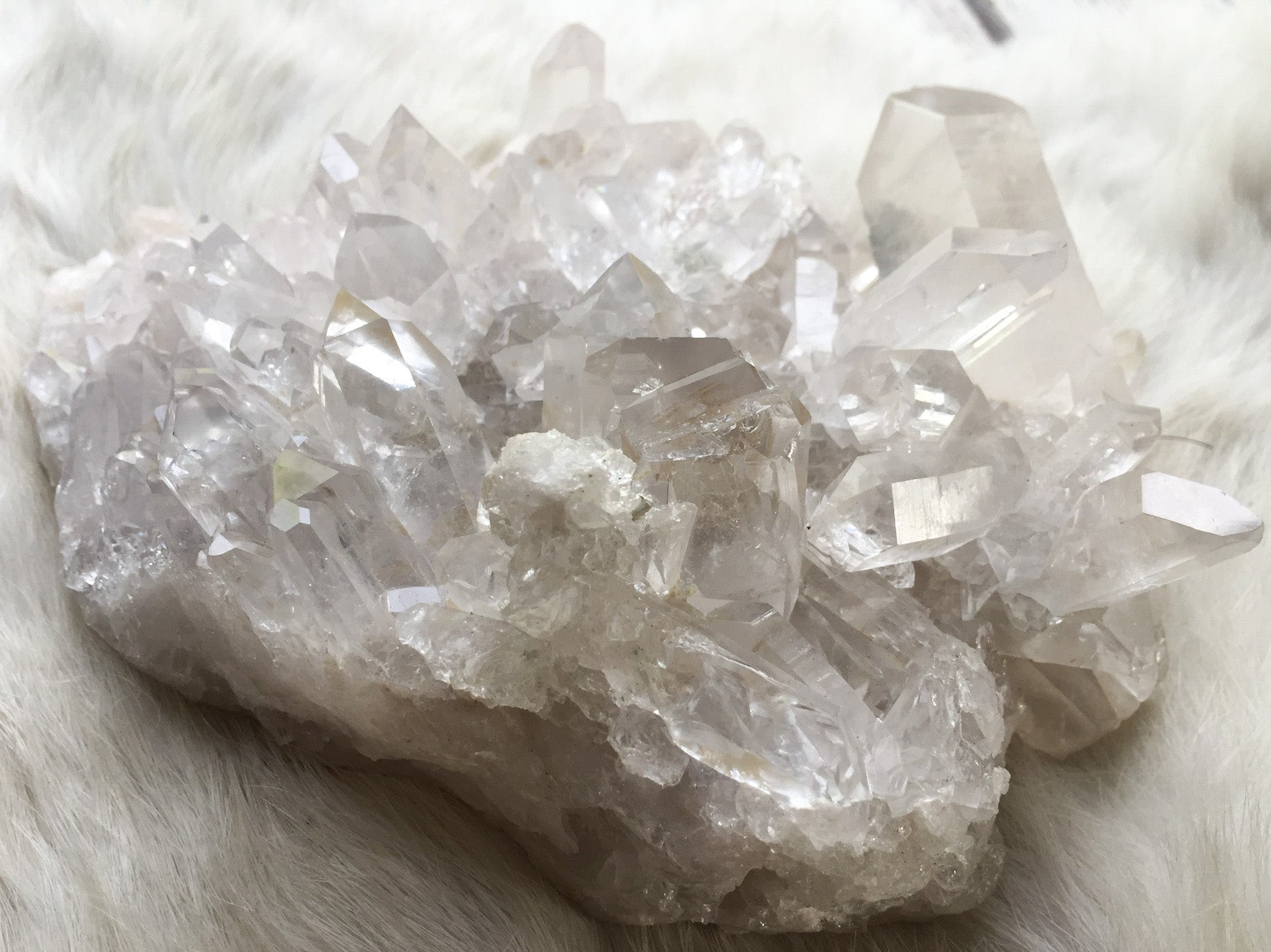 Large Quartz cluster