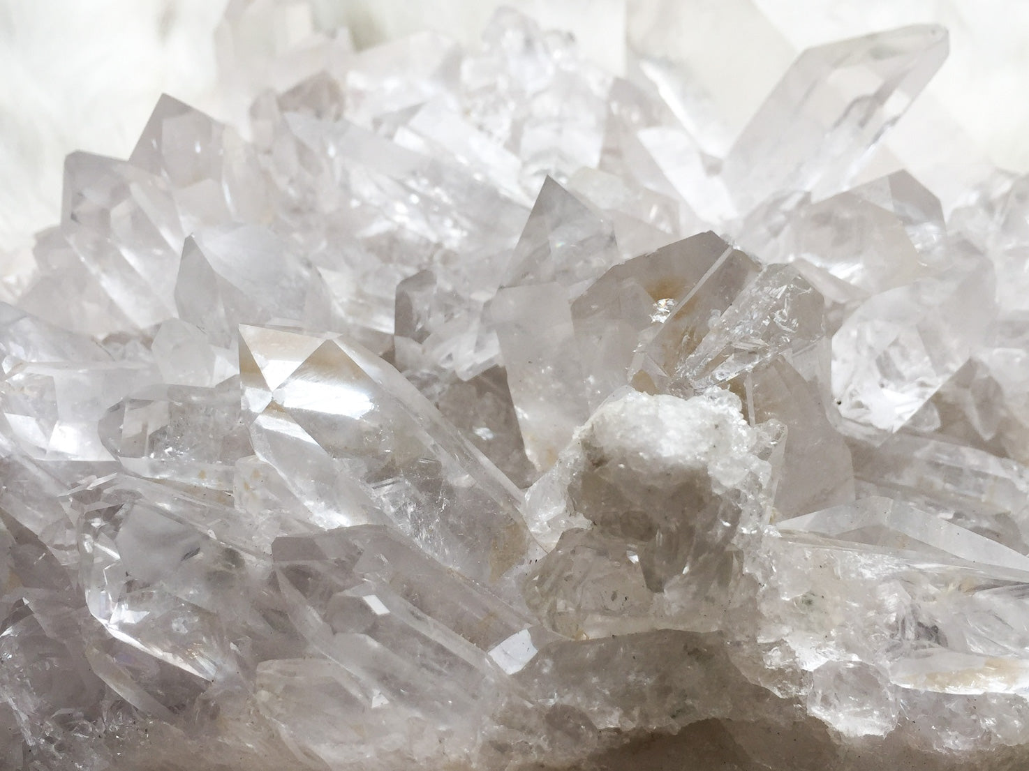 Large Quartz cluster